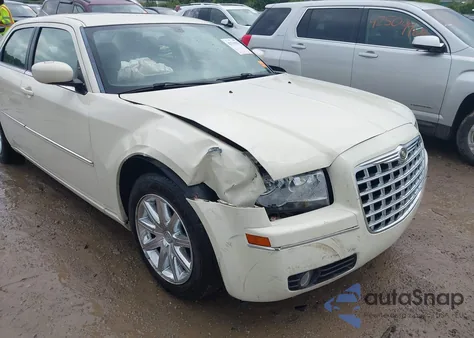 2008 Chrysler 300 Touring из США, поврежденный, VIN 2C3LA53G08H139024
